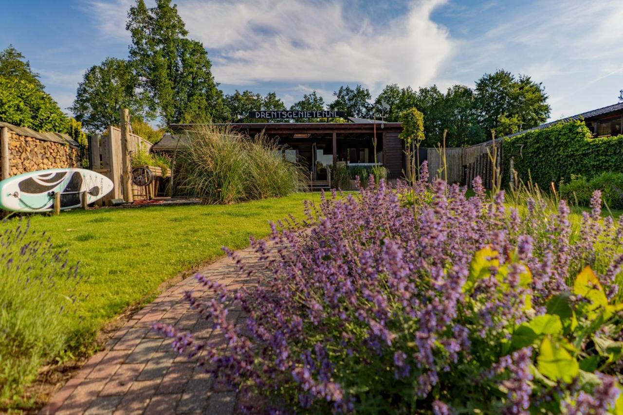 Drents Genieten - Lavendelheide Met Uitzicht Op Het Water Erm Ngoại thất bức ảnh